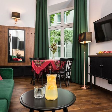 Wooden Horse - New Apartment - Old Town คราคูฟ ภายนอก รูปภาพ